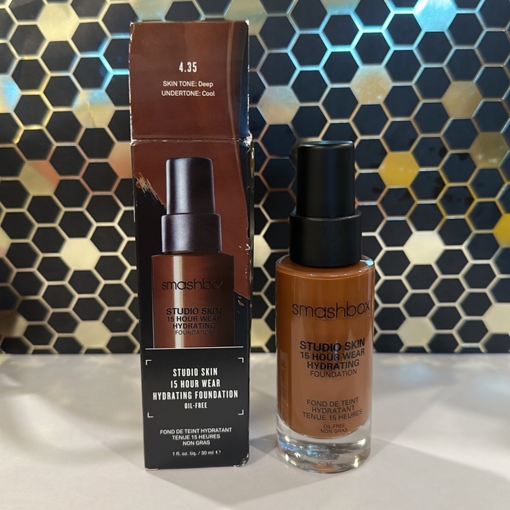 Smashbox studio skin hydrating foundation
